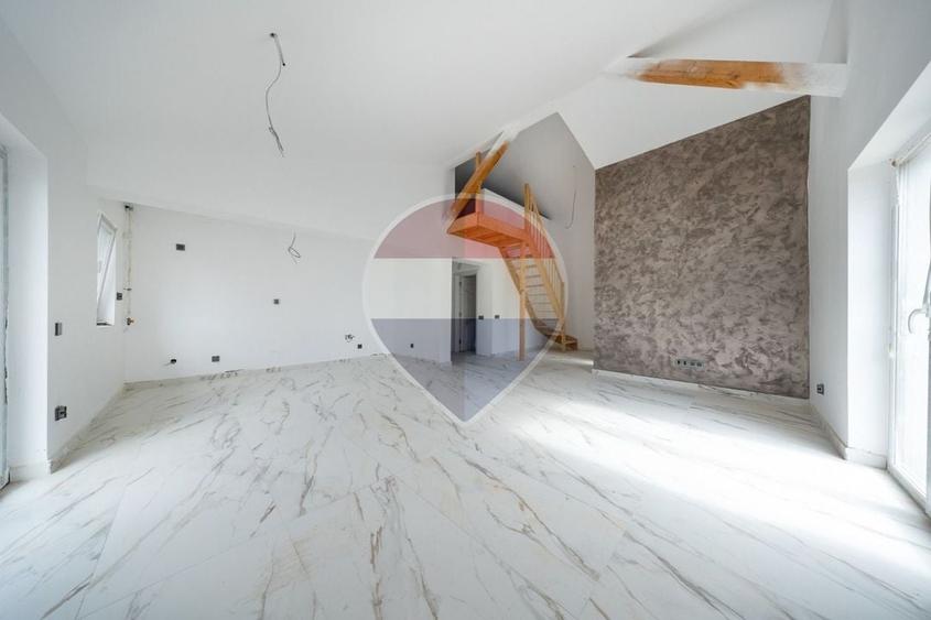 Casă individuală cu 5 camere cu Teren 486 Mp în Sânpetru