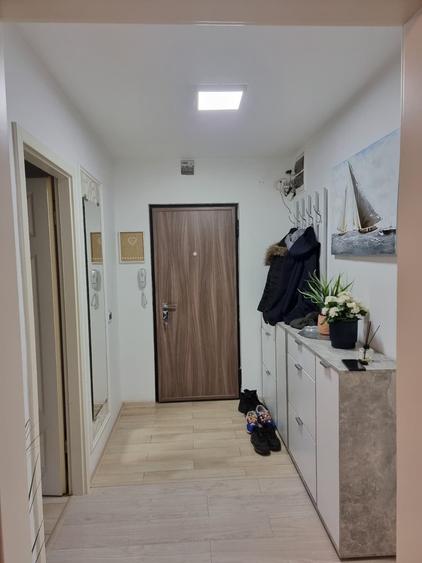 Se inchiriaza apartament 3 camere - 5