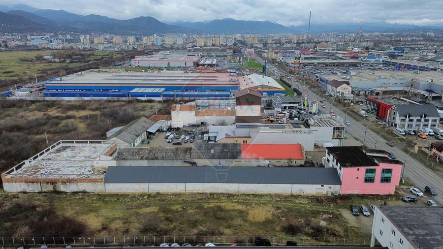 Spațiu comercial, de 900 mp, în Exterior Sud