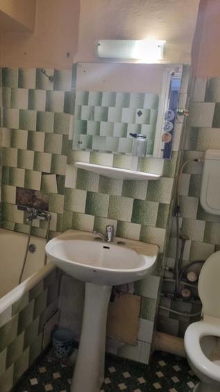Vand apartament 3 camere , pta. Veteranilor - 16