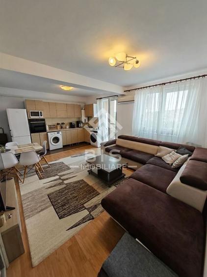 Apartament cu 3 camere decomandat în Sud