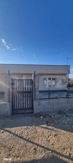 Casă cu 2 camere cu Teren 100 Mp în Între Lacuri