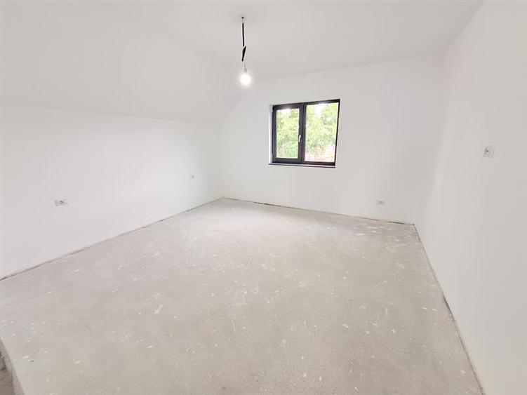 Casă individuală cu 5 camere cu Teren 413 Mp în 9 Mai