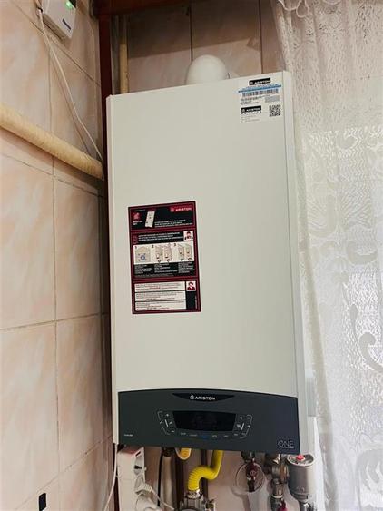 Apartament cu 2 camere decomandat, mobilat în Central