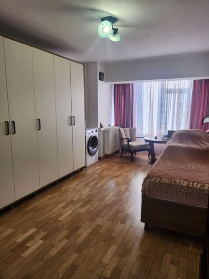 Apartament cu 3 camere decomandat, mobilat în Unirii
