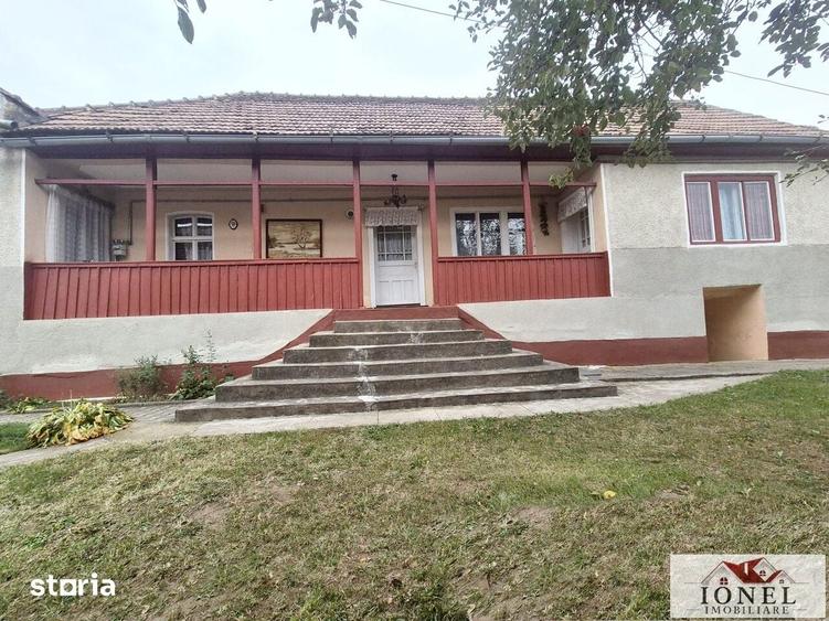 Casă cu 4 camere cu Teren 2038 Mp în Jidvei