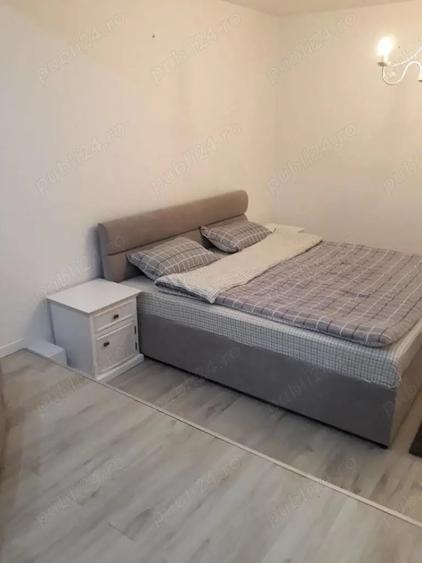 Apartament cu 3 camere decomandat, mobilat în Centrul Civic