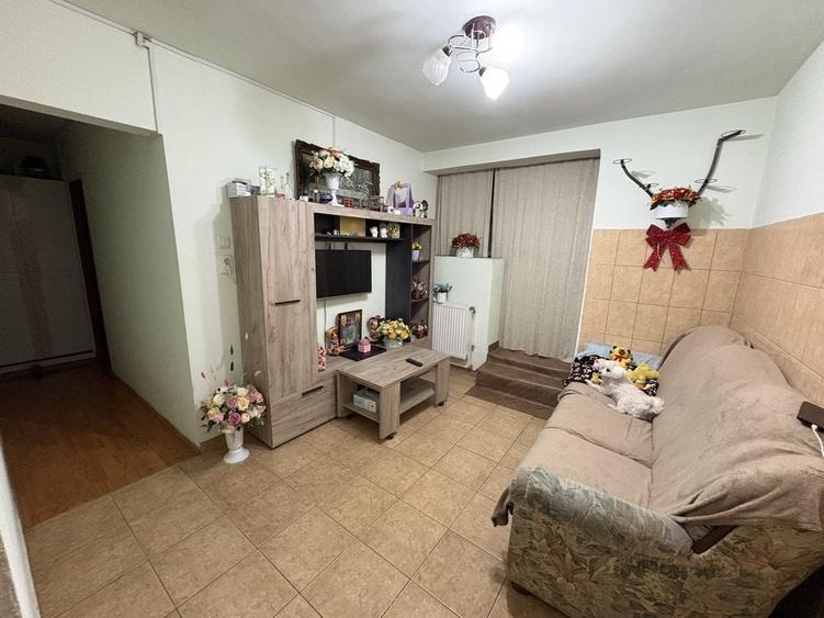Apartament cu 3 camere decomandat în Rogerius