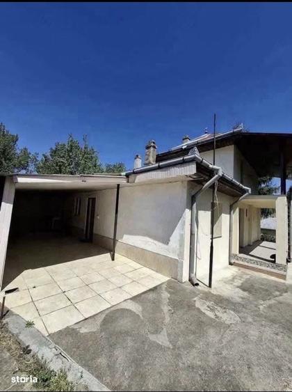Casă cu 4 camere cu Teren 864 Mp în Central