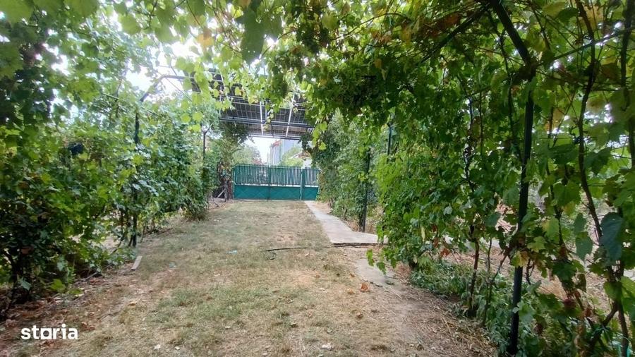 Casă cu 4 camere cu Teren 2331 Mp în Coșoveni