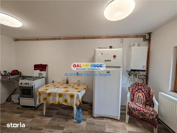 Casă cu 5 camere cu Teren 2000 Mp în Gruiu