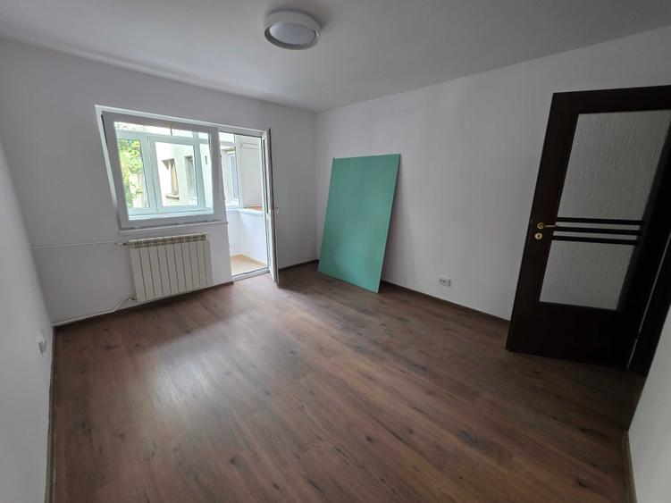 Apartament cu 3 camere decomandat în Vest
