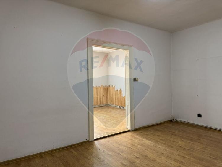 Spatiu pentru birouri / institutii - ultracentral, Str. Pitesti - 10