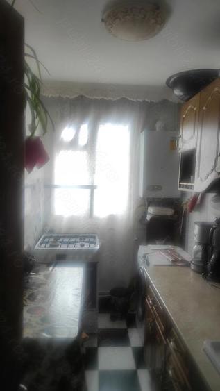 Apartament trei camere semidecomandat,de vanzare sau schimb cu garsoniera plus diferen?a - 2