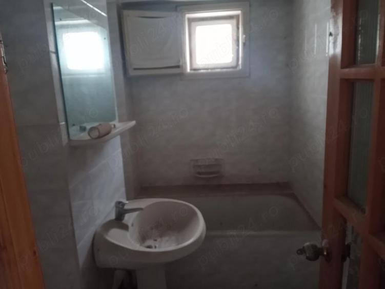Vand apartament 2 camere in Pascani,zona deal,str.Gradinitei,vizavi de Catedrala - 2