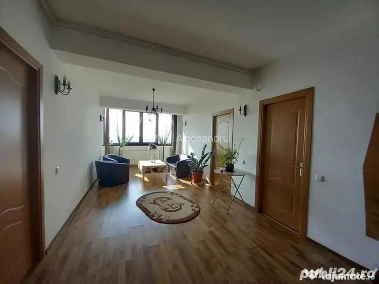 De vanzare apartament 4 camere zona Padurea Baneasa De vanzare apartament 4 camere zona Padurea Baneasa