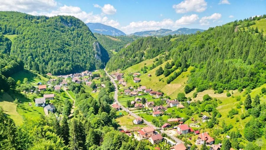 Acces facil si pozitionare sudica - 1