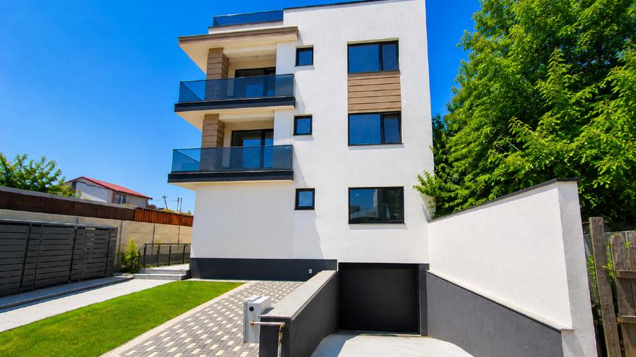 Apartament cu 3 camere decomandat în 1 Mai