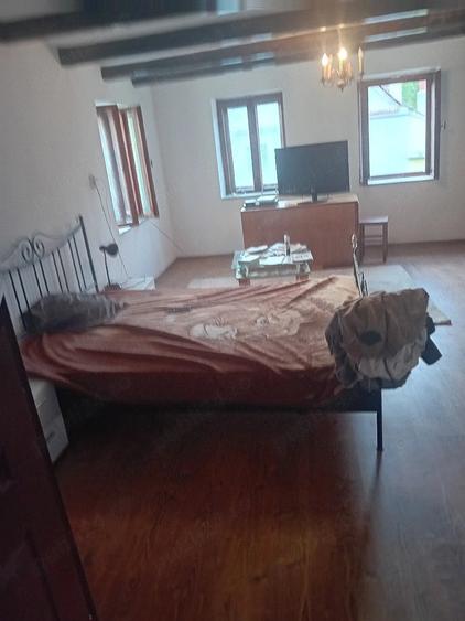 Casă cu Teren 1300 Mp în Amnaș