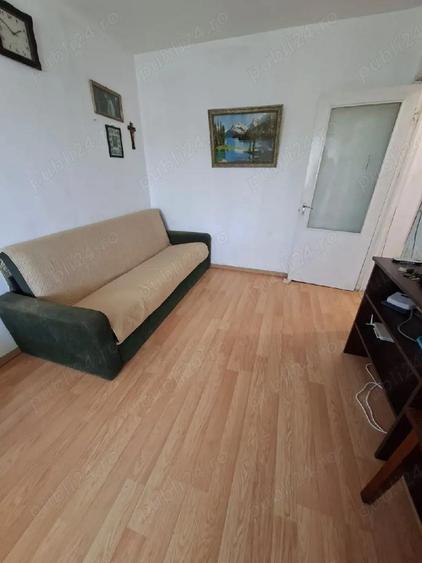 Ap 3 camere Tatara?i Ateneu, Sta?ie in fa?a blocului - 4