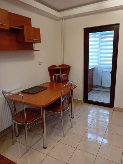 Inchiriez apartament 2 camere decomandat Sararilor, AC, centrala - 8