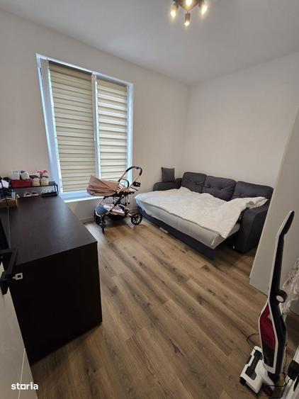 Duplex despartit prin camera tehnica - 4 camere Toate Utilitatile - 9