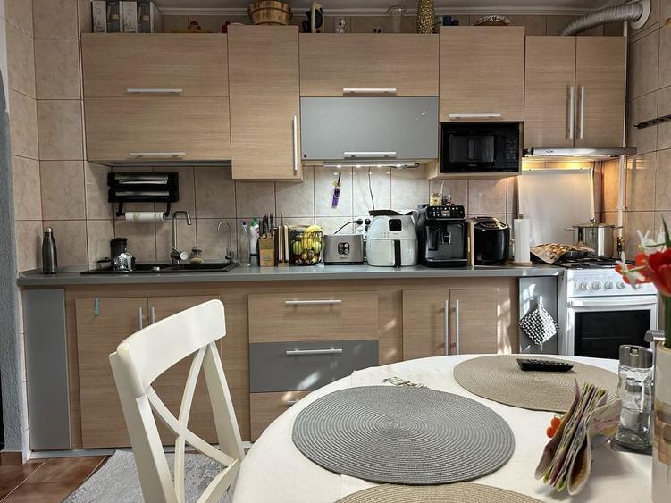 Vand apartament cu 2 camere, decomandat, la etajul 1, 52mp + 8 mp balcon - 3