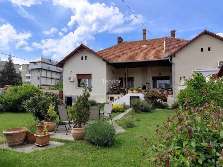 Casa cu 4 camere de vanzare in zona centrala Louis Pasteur, Oradea Casa cu 4 camere de vanzare in zona centrala Louis Pasteur, Oradea