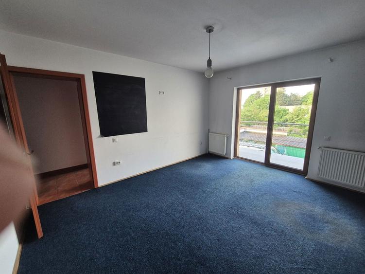 De inchiriat spatiu birouri Cabinet Firma 3 camere Str. Bistritei - 2