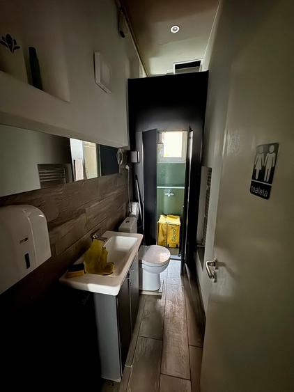 2 spatii in  Piata Unirii (84mp si 71mp) - 7