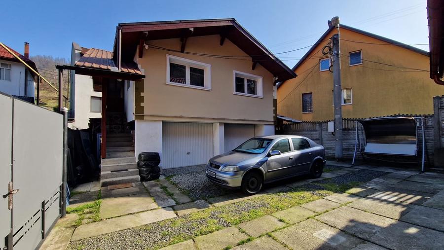 Casă cochetă cu 2 garaje și grădină | Valea Roșie, Baia Mare Comision0 - 2