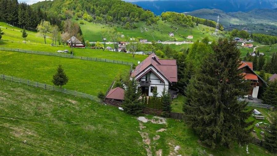 Sanctuar montan,fin amenajat si echipat,decor autentic romanesc,Bran, Fundata,Br - 19