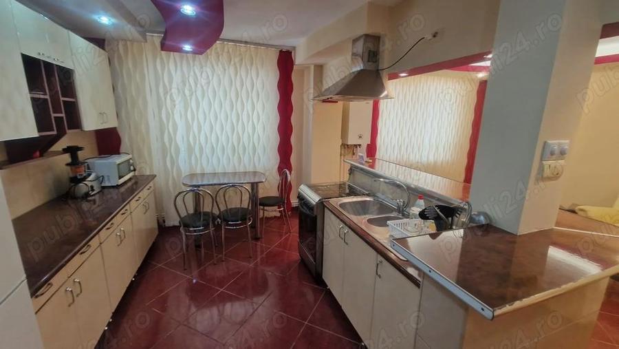 Apartament cu 3 camere decomandat în Central