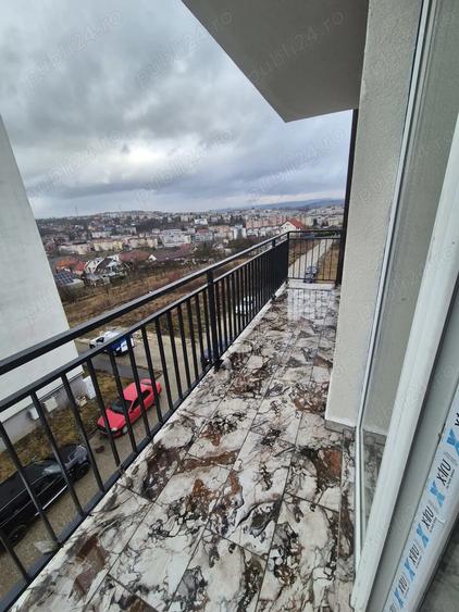 Vand apartament compus din 2 camere, hol, baie ,bucatarie si balcon, semifinisat Str. Liviu Rebreanu - 4