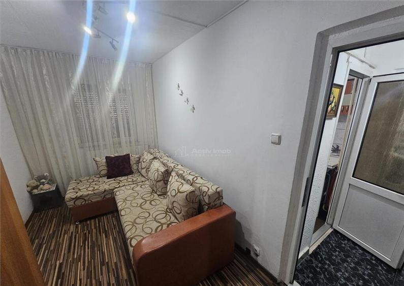 Resita, Garsoniera Mobilata Utilata, Parter, Calea Caransebe - 8