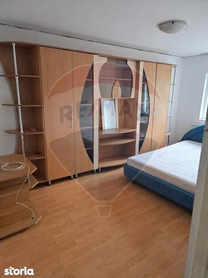 Apartament cu 3 camere de inchiriat - 8