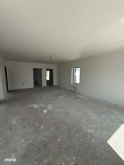 Casă cu 4 camere în Cumpăna