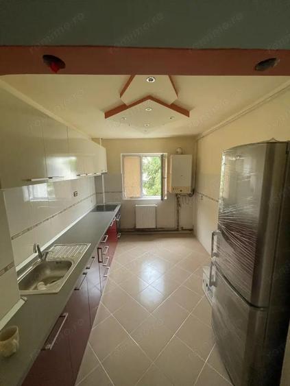 De vanzare apartament cu 3 camere, etajul 2, Dealul Florilor - 1