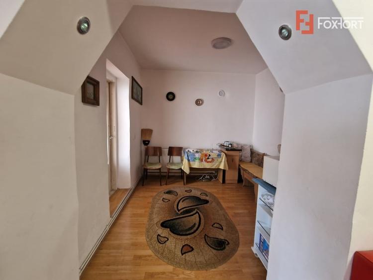 Casa individuala de vanzare cu 4 camere si teren de 800 mp - Recas - 17