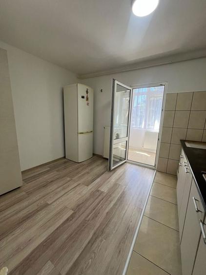 Apartament 2 dormitoare- spatios, zona centrala, etaj intermediar, cu parcare - 6