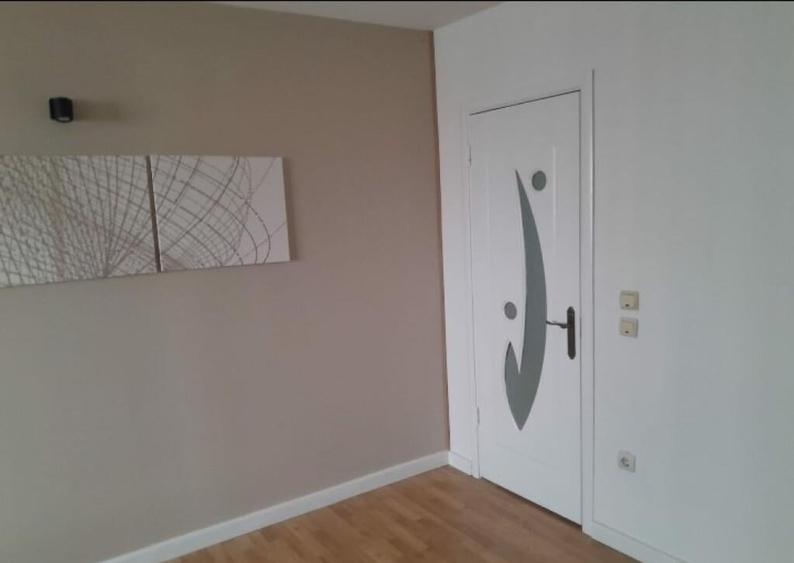 Apartament cu 3 camere Zona Zamca - 1