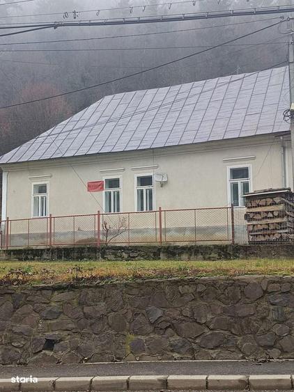 Casa , 3 camere, curte mare, lini?te,pre? negociabil - 20