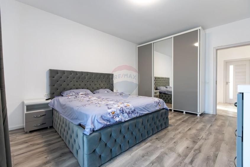 Casă de vânzare - 110 mp,  Serbanesti - 2