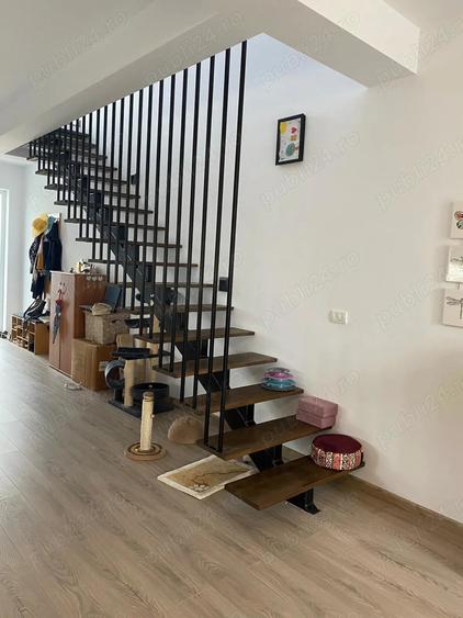 Proprietar vand casa luminoasa - 8