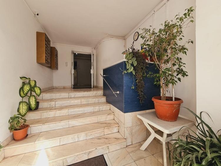 P-ta Alba Iulia | 7 minute metrou Dristor | Ultramoderna în bloc mixt,monolit - 17