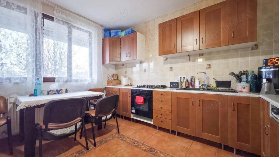 Casa 11 camere cu livada pe Strada Republicii, Dragomire?ti-Deal - 7