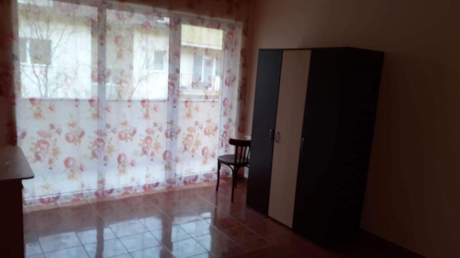 Inchiriez apartament strada Florilor - 9