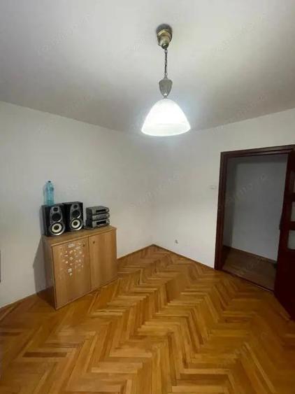 Apartament 4 camere, 100 mp utili, 2 bai, etaj 2 zona centrala - 12