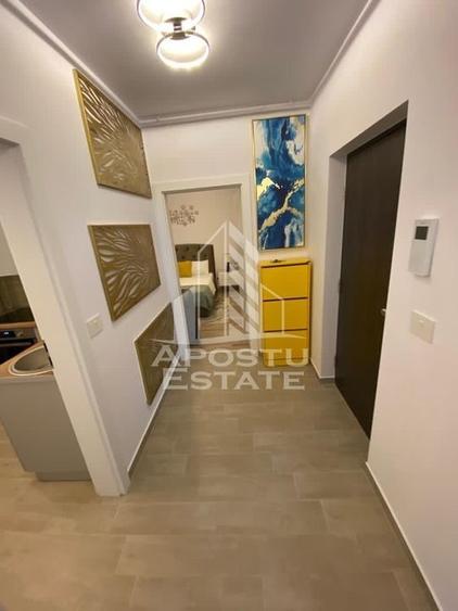 Apartament de lux, cu 2 camere, decomandat, in IRIS - 12