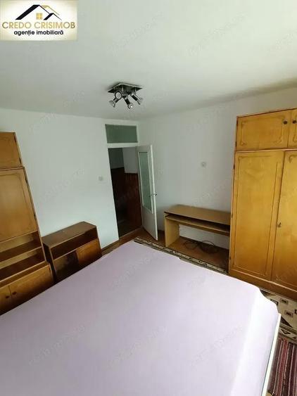 Vand apartament 2 cam cf 1 dec zona Intim etajul 2 - 4